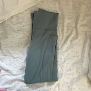 Athleta Leggings - 7/8 length - size xs - pockets